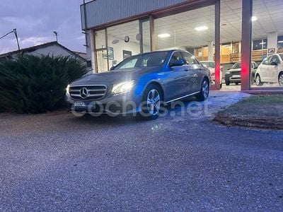 Usado Mercedes E220 194 CV (142 kW) 2017 Gris / plata Berlina