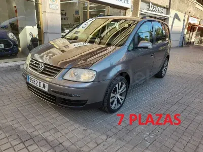 Usado VW Touran Edition 105 CV (77 kW) 2006 Gris / plata Monovolumen