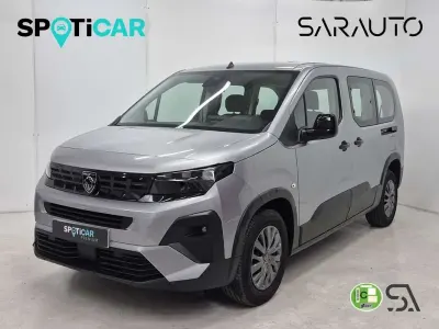 Usado Peugeot Rifter Allure 102 CV (75 kW) 2025 Gris Monovolumen