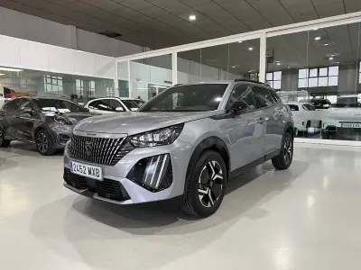 Usado Peugeot 2008 Allure 100 CV (73 kW) 2025 Gris / plata SUV