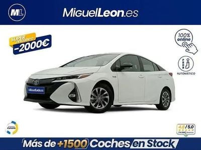Begagnad Toyota Prius Advance 122 HK (89 kW) 2022 Vit Halvkombi