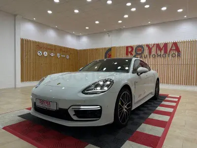 Usado Porsche Panamera 4 E-Hybrid Platinum Edition 462 CV (339 kW) 2024 Blanco Utilitario