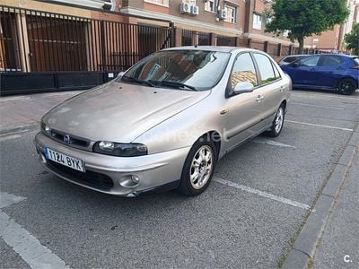 Usado Fiat Marea 110 CV (80 kW) 2002 Gris / plata Berlina