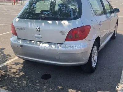 Usado Peugeot 307 90 CV (66 kW) 2005 Gris / plata Berlina