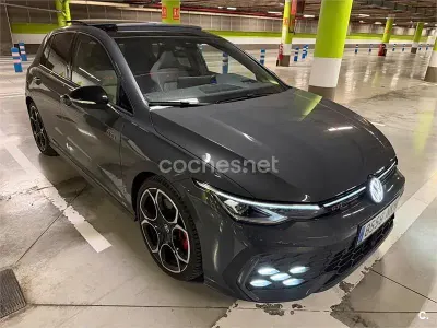 Usado VW Golf VIII GTI 265 CV (194 kW) 2025 Gris / plata Berlina