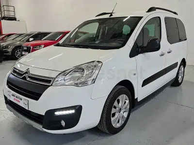 Usado Citroën e-Berlingo PureTech 110 CV (80 kW) 2018 Blanco Monovolumen