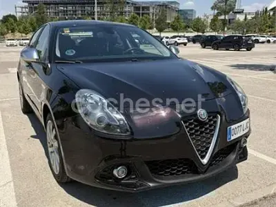 Usado Alfa Romeo Giulietta Super 120 CV (88 kW) 2017 Negro Utilitario