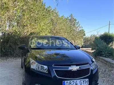 Usado Chevrolet Cruze LT 150 CV (110 kW) 2010 Negro Berlina