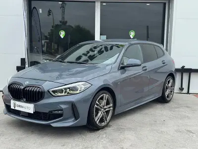 Usado BMW 118 Comfort Edition 136 CV (100 kW) 2021 Gris / plata Utilitario