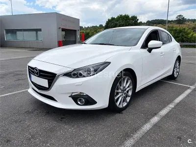 Usado Mazda 3 Luxury 120 CV (88 kW) 2015 Blanco Berlina