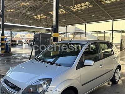 Gris / plata Usado 2007 Ford Fiesta Futura Berlina | 3800 € (Precio justo)