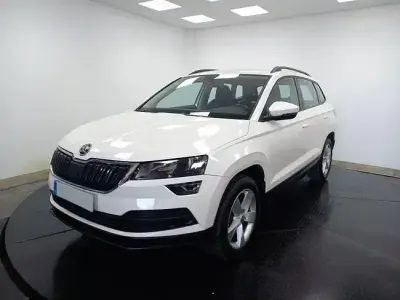 Usado Skoda Karoq Ambition 150 CV (110 kW) 2020 Blanco SUV