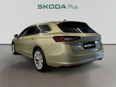 Usado Skoda Superb LAURIN & KLEMENT 150 HP (110 kW) 2024 Amarelo Carrinha