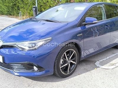 Toyota Auris Hybrid