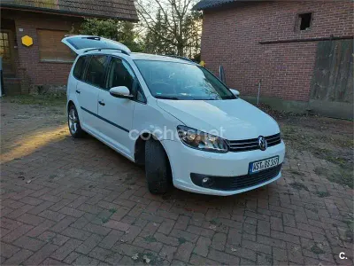 Usado VW Touran Advance 140 CV (102 kW) 2015 Blanco Monovolumen