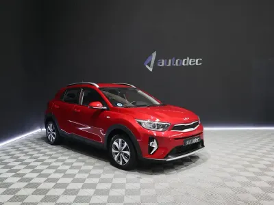 Usado Kia Stonic 100 CV (73 kW) 2023 Rojo SUV
