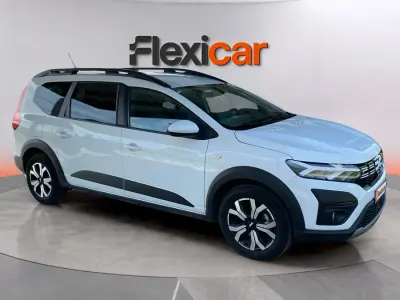 Usado Dacia Jogger Expression 110 CV (80 kW) 2023 Blanco Monovolumen