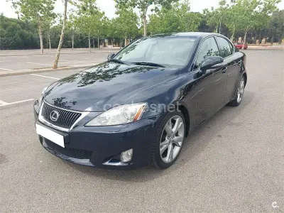 Usado Lexus IS220d 177 CV (130 kW) 2010 Azul Berlina