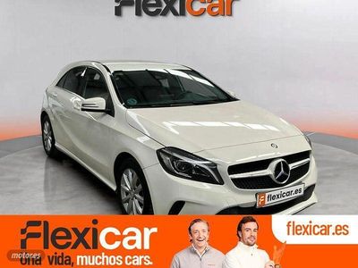 Usado Mercedes A180 Urban 109 CV (80 kW) 2016 Blanco Berlina