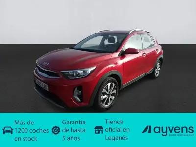 Usado Kia Stonic 84 CV (61 kW) 2022 Rojo SUV