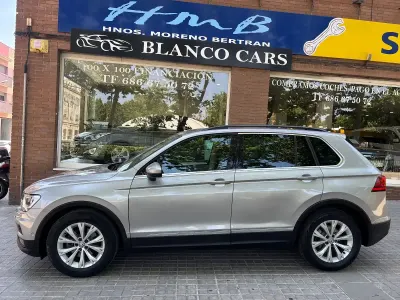 Usado VW Tiguan Sportline 150 CV (110 kW) 2017 Gris SUV