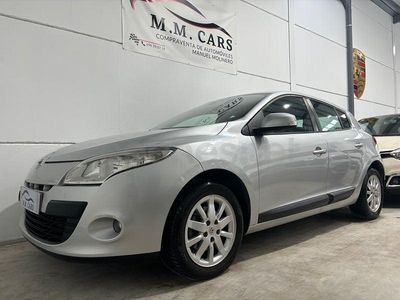 Usado Renault Mégane Dynamique 105 CV (77 kW) 2009 Gris / plata Berlina