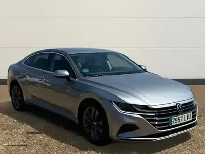 Usado VW Arteon 150 CV (110 kW) 2022 Gris Berlina