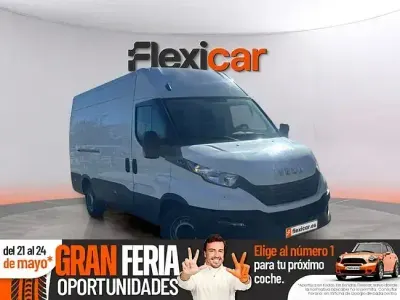 Usado Iveco Daily 156 CV (114 kW) 2023 Blanco Berlina