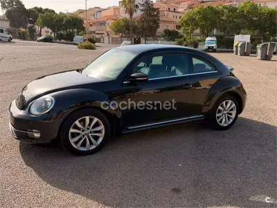 Usado VW Beetle Design 140 CV (102 kW) 2013 Negro Utilitario
