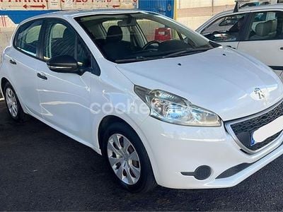 Usado Peugeot 208 Active 82 CV (60 kW) 2013 Blanco Utilitario