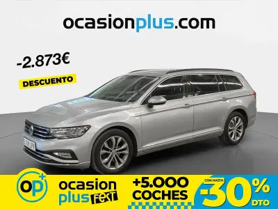 Usado VW Passat Executive 150 CV (110 kW) 2020 Gris / plata Familiar