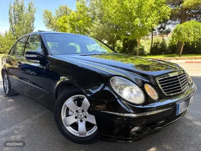 Usado Mercedes E320 Avantgarde 225 CV (165 kW) 2007 Negro Berlina