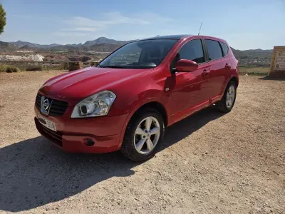 Usado Nissan Qashqai Tekna 102 CV (75 kW) 2008 Rojo SUV
