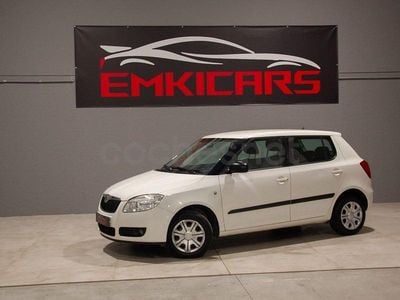 Usado Skoda Fabia 60 HP (44 kW) 2010 Branco Sedan