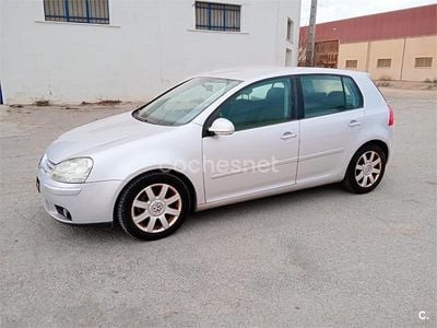 Gris / plata Usado 2004 VW Golf IV Highline Berlina | 4300 € (Caro)