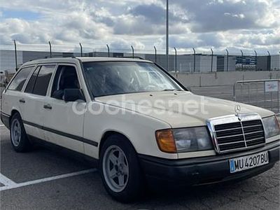 Usado Mercedes E300 Classic 177 CV (130 kW) 1998 Beige Familiar