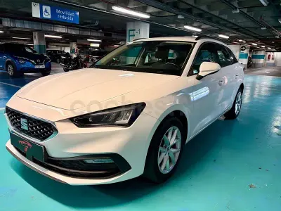 Usado Seat Leon Reference 115 CV (84 kW) 2022 Blanco Familiar