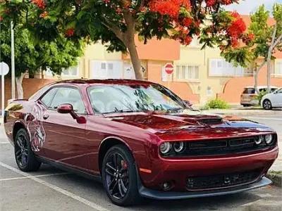 Usado Dodge Challenger SXT 303 CV (222 kW) 2024 Granate Coupe