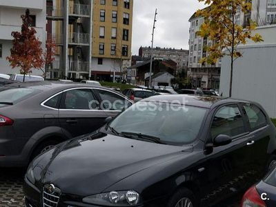 Negro Usado 2008 Alfa Romeo 147 Impression Utilitario | 7900 €