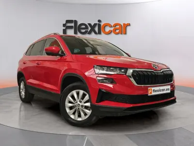 Usado Skoda Karoq Selection 150 CV (110 kW) 2024 Rojo SUV
