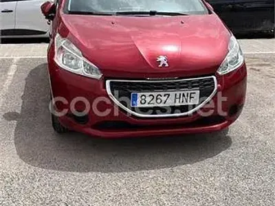 Usado Peugeot 208 Active 82 CV (60 kW) 2012 Rojo Utilitario