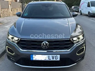 Usado VW T-Roc Sportline 150 CV (110 kW) 2021 Gris / plata SUV