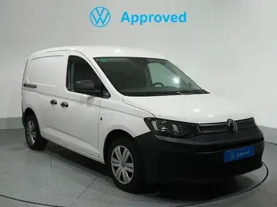 Käytetty VW Caddy 102 HP (75 kW) 2021 Valkoinen Tila-auto