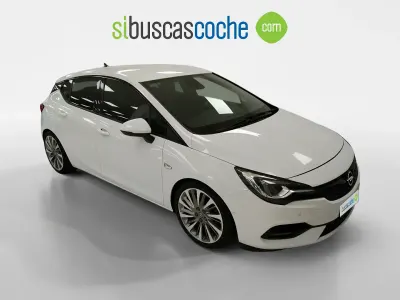 Usado Opel Astra Elegance 122 CV (89 kW) 2020 Blanco
