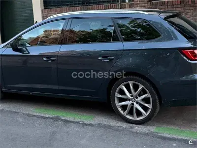 Usado Seat Leon ST FR 130 CV (95 kW) 2019 Gris / plata Familiar