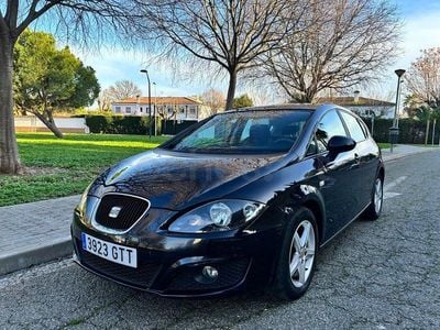 Usado Seat Leon Reference 105 CV (77 kW) 2010 Negro Utilitario