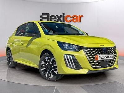 Usado Peugeot 208 Allure 110 CV (80 kW) 2025 Amarillo Utilitario
