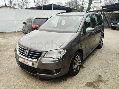 Usado VW Touran Highline 140 CV (102 kW) 2008 Gris / plata Monovolumen