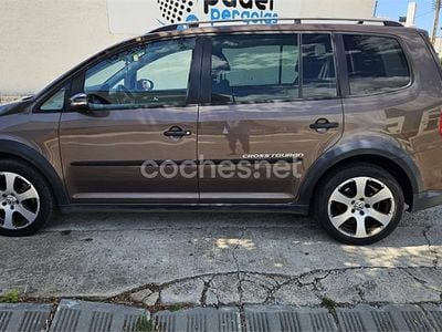 Usado VW Touran 140 CV (102 kW) 2011 Marrón Monovolumen