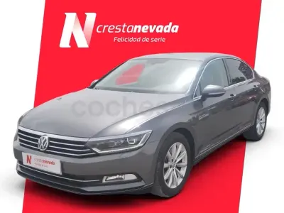 Usado VW Passat Advance 120 CV (88 kW) 2017 Gris / plata Berlina